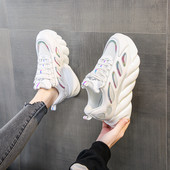 Adidași moderni de damă cu talpă aspră și șireturi