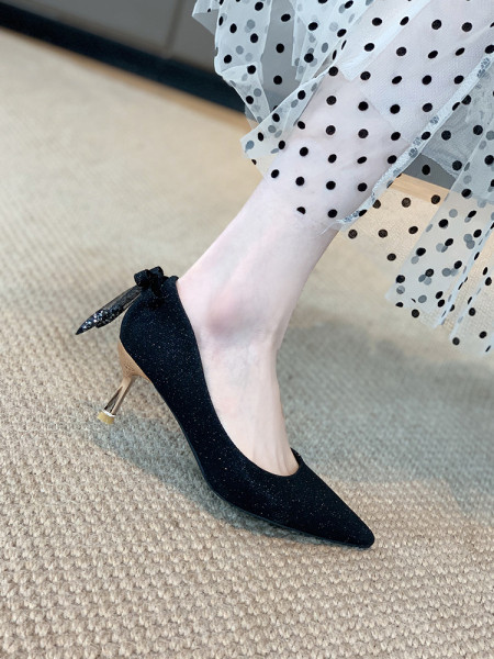 Γυναικεία γυαλιστερά παπούτσια με τακούνι με τακούνι 6 cm