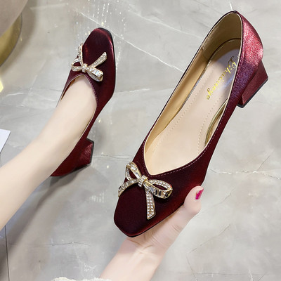 Novi model ženskih cipela na špic sa trakom - visina pete 4,5 cm