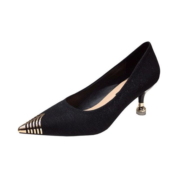 Μυτερό μοντέλο  γυναικεία παποπούτσια  με γυαλιστερό εφέ  και τακούνι 5 cm