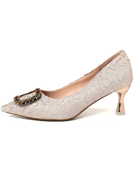 Μοντέρνα γυναικεία παπούτσια με μεταλλική αγκράφα και 7 εκατοστά λεπτό τακούνι