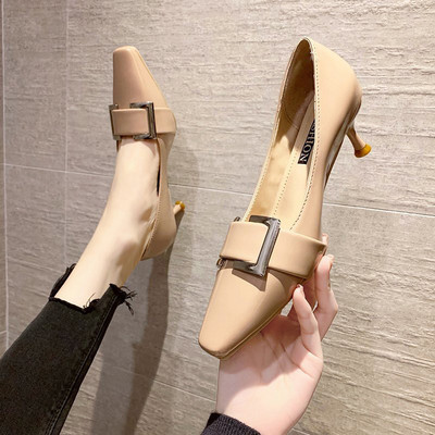 Νέο μοντέλο γυναικεία παπούτσια από δέρμα faux με μεταλλική αγκράφα