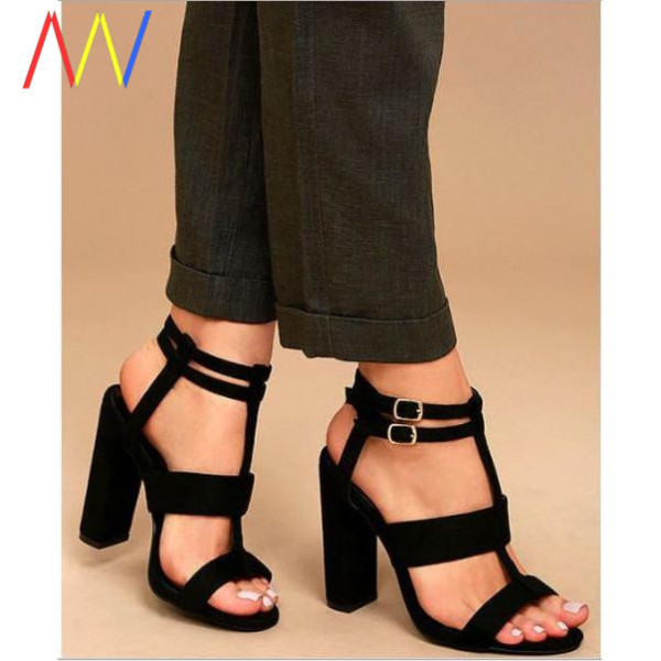 Μοντέρνα σανδάλια με λουράκια eco suede