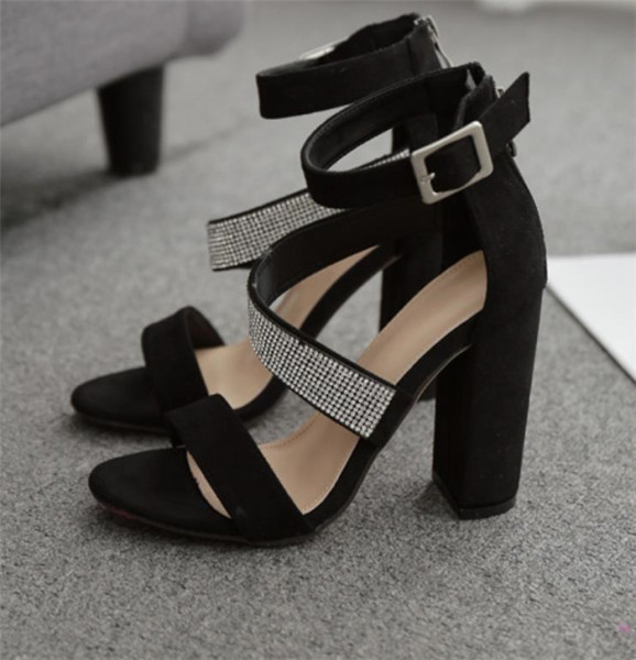 Μοντέρνα ψηλοτάκουνα σανδάλια σουέντ με πέτρες