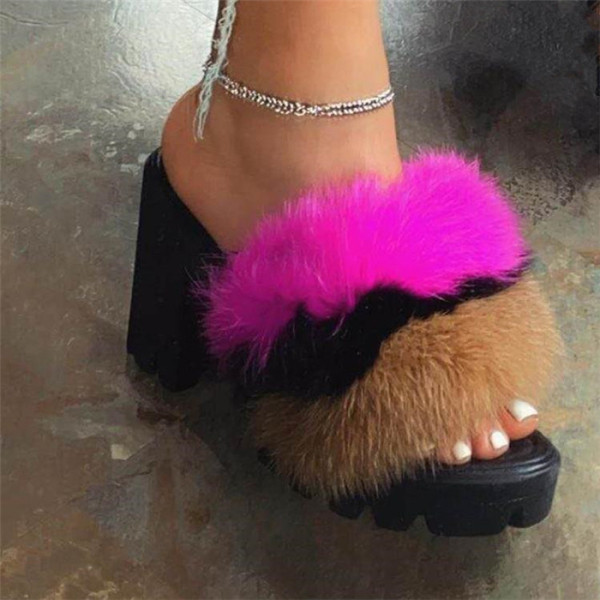 Μοντέρνες παντόφλες με χοντρό τακούνι και γούνα