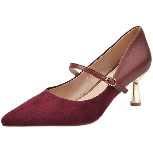 Μυτερό μοντέλο γυναικεία παπούτσια με λουράκι και τακούνι 6 cm