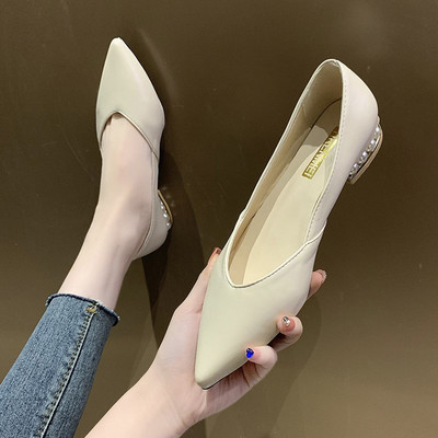 Naiste teravatipulised pärlitega kunstnahast kingad