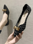 Νέο μοντέλο γυναικείο παπούτσια με μεταλλικό στοιχείο και τακούνι 4,5 cm