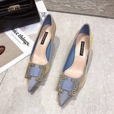 Naiste kingade teritatud mudel 7 cm kontsa ja metallist pandlaga