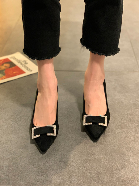 Μοντέρνα γυναικεία παπούτσια από οικολογικό σουέτ με τακούνι 8 cm