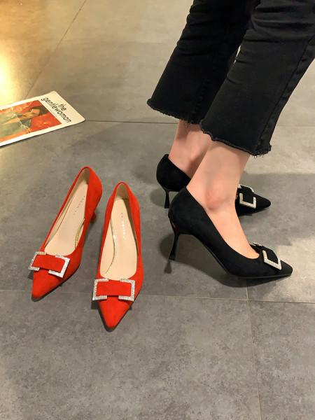 Μοντέρνα γυναικεία παπούτσια από οικολογικό σουέτ με τακούνι 8 cm