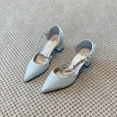 Γυναικεία παπούτσια με γυαλιστερό εφε και πέρλες