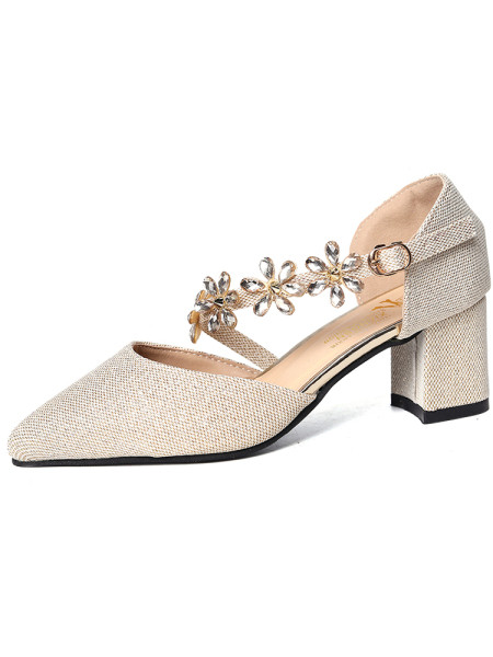 Γυναικεία παπούτσια με γυαλιστερό εφε και πέρλες