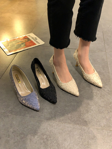 Moodsad naiste kingad 7 cm kontsaga - teravatipuline mudel