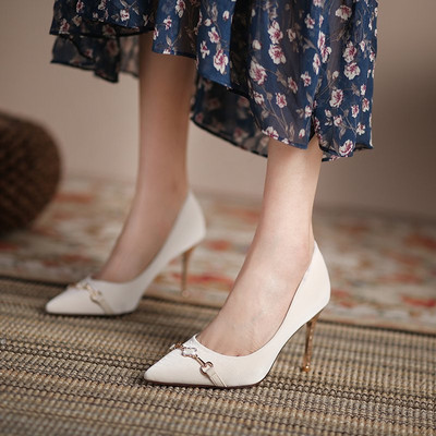 Elegantsed kõrge 9 cm kontsaga naiste kingad - terava otsaga mudel