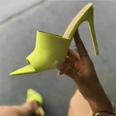 Σύγχρονες ψηλοτάκουνες παντόφλες - δύο μοντέλα