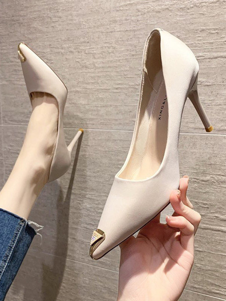 Κομψά γυναικεία παπούτσια με τακούνι 8 cm