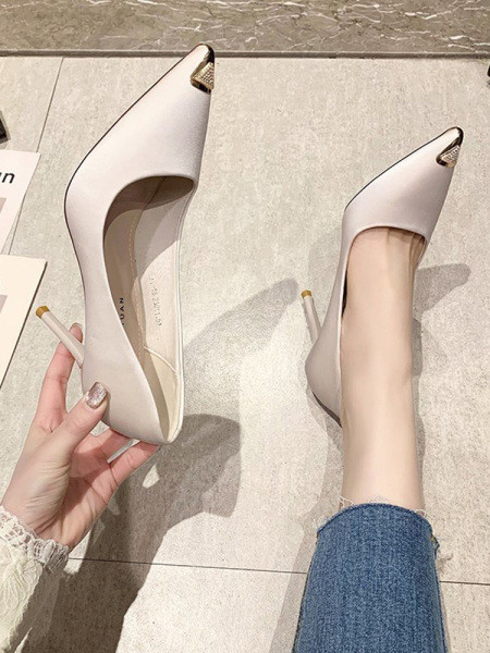 Κομψά γυναικεία παπούτσια με τακούνι 8 cm