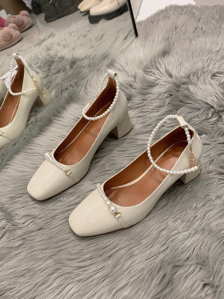 Μοντέρνα γυναικεία έκο δερμάτινα παπούτσια με και τακούνι πάχους 5 cm