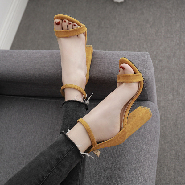 Γυναικεία σανδάλια με μοτίβο λεοπάρδαλη και ψηλό τακούνι