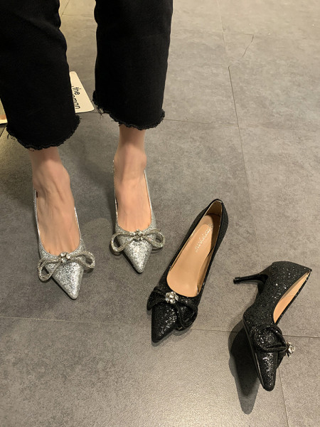 Särava efektiga ja kivikestega naiste kingad