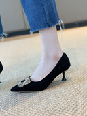 Öko-seemisnahast moodsad ja metallelemendiga naiste kingad