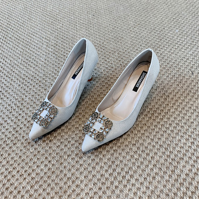 Öko-seemisnahast moodsad ja metallelemendiga naiste kingad