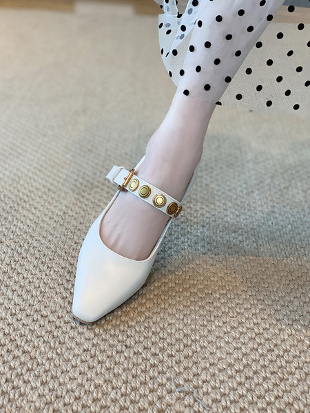 Γυναικεία έκο δερμάτινα παπούτσια με αγκράφα και λεπτό τακούνι