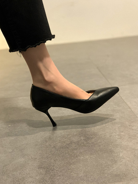 Crne ženske kožne cipele na tanku petu od 8 cm