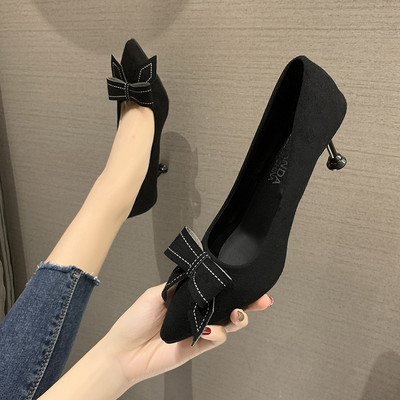 Нов модел дамски обувки с висок 6см ток и панделка 
