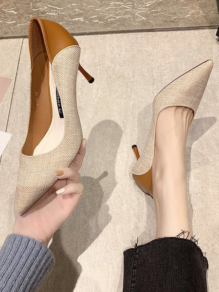 Μοντέρνα γυναικεία παπούτσια σε μαύρο και μπεζ χρώμα