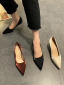 Κομψά γυναικεία παπούτσια με λεπτό τακούνι 5 cm