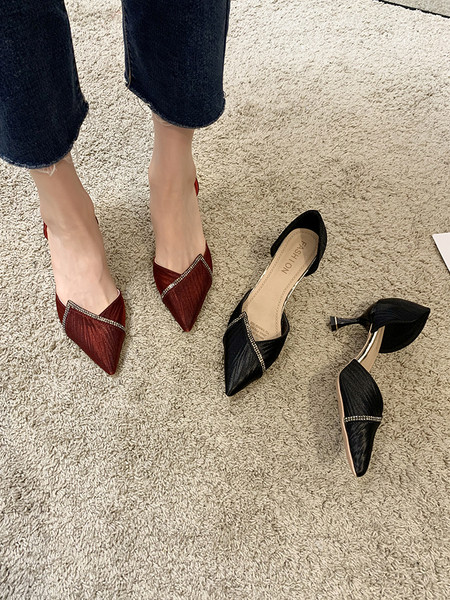 Κομψά γυναικεία παπούτσια με πέτρες και τακούνι 7 cm