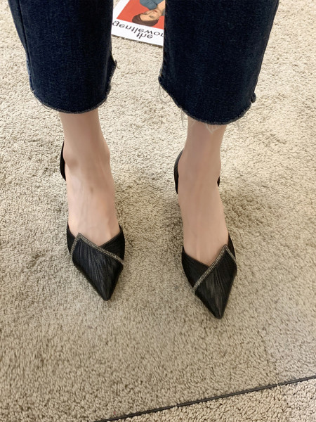 Κομψά γυναικεία παπούτσια με πέτρες και τακούνι 7 cm