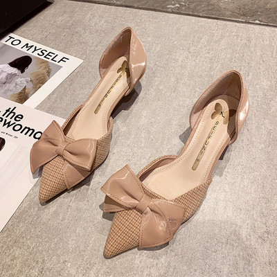 Nahast paela ja 5 cm kontsaga naiste kingade teritatud mudel