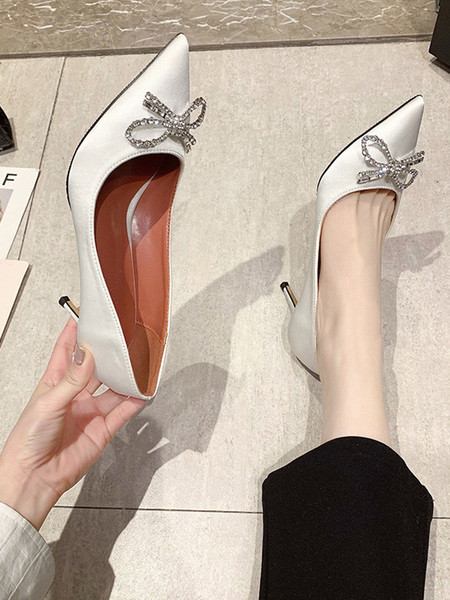 Μοντέρνα γυναικεία παπούτσια με κορδέλα και ψηλά τακούνια