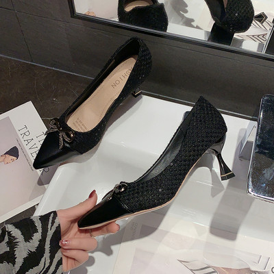 Модерни дамски обувки с 7см ток и метален елемент