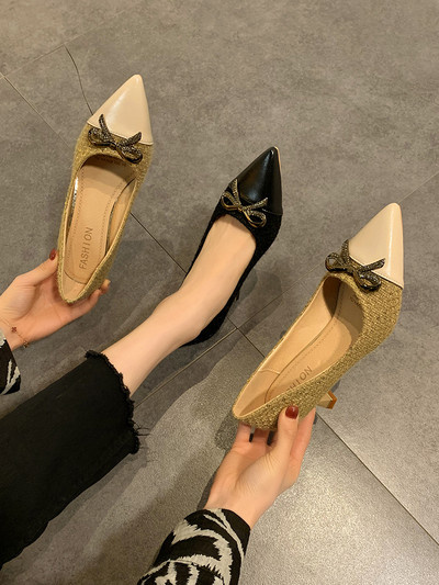 Модерни дамски обувки с 7см ток и метален елемент