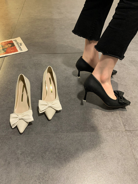 Moodsad naiste nahast kingad paela ja 7 cm kontsaga