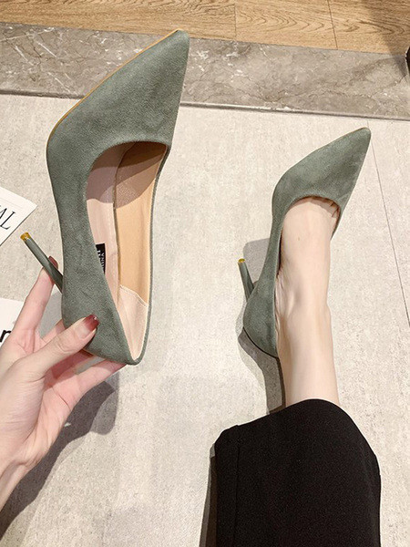 Lihtne kõrgete kontsadega öko-seemisnahast kingade mudel