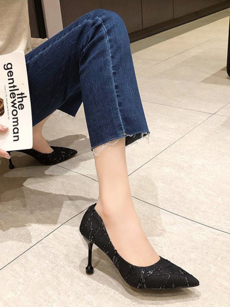 Pantofi eleganti de dama cu toc inalt - model ascutit