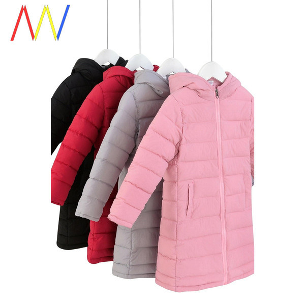 Детско олекотено яке с качулка и дължина до коляното