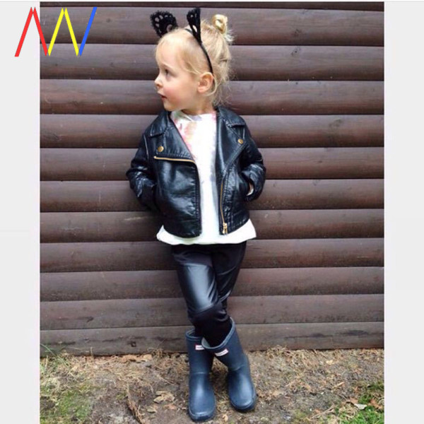 Модерно яке от еко кожа с ципове