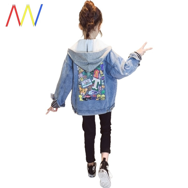 Модерно дънково яке с цветна апликация и качулка