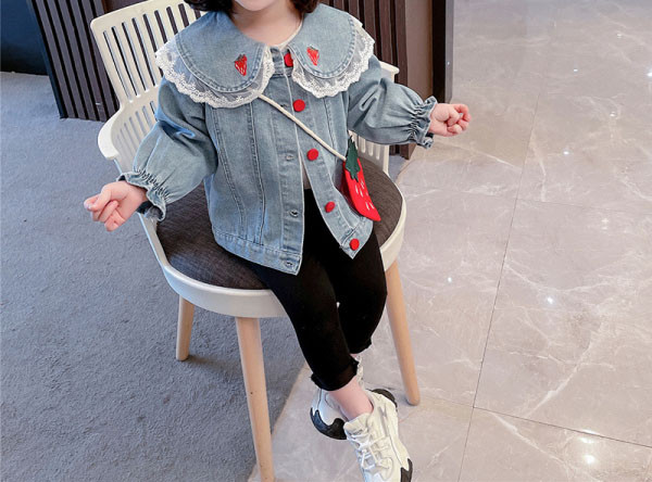 Нов модел детско яке с бродерия и копчета