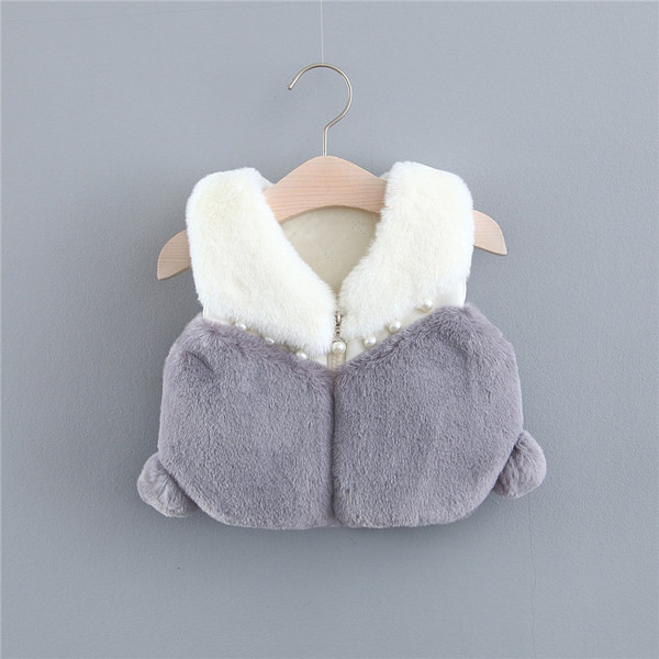 Детски пухен елек с перли в три цвята подходящ за момичета