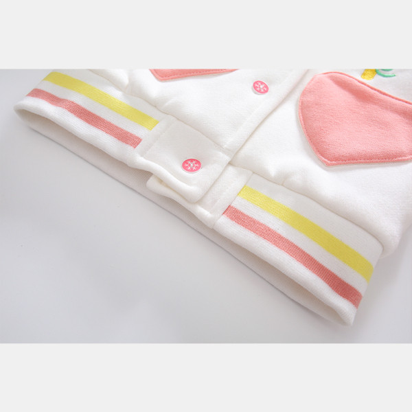 Модерно детско яке с джобове и копчета 