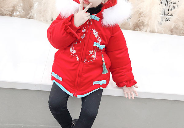 Модерно детско яке с панделка и качулка 