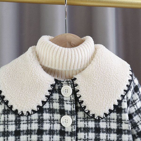 Детско карирано палто с копчета и джобове