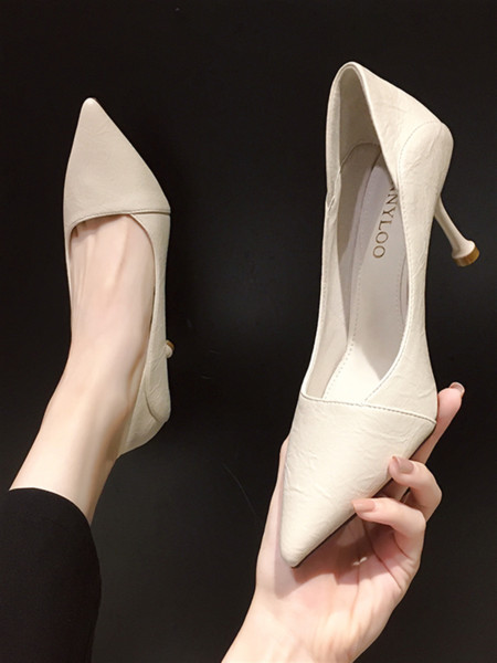 Novi model ženskih kožnih cipela na visoku petu